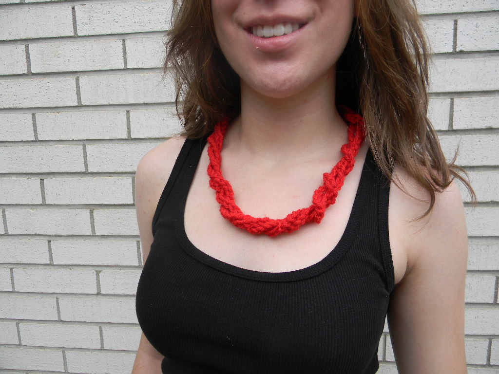 Floral Crochet Necklace Crochet Pattern | Red Heart